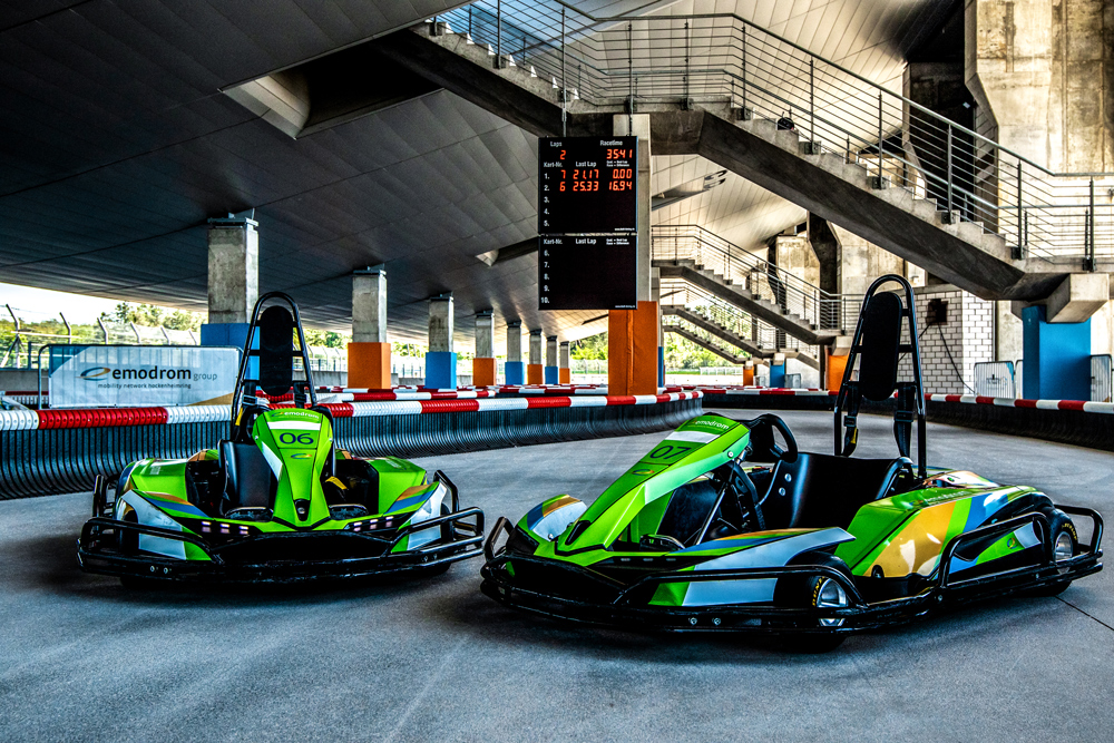 e-Kart fahren unter der Osttribüne